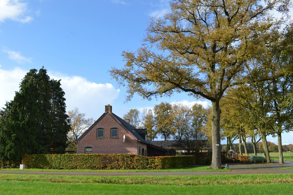 Huize Ouwervelden Bed & Breakfast Wouwsche Plantage Exterior photo